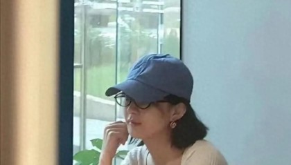 金沙娱乐城登录入口-赵丽颖在上海某高档餐厅被偶遇，瘦是真的瘦，素颜依然很美